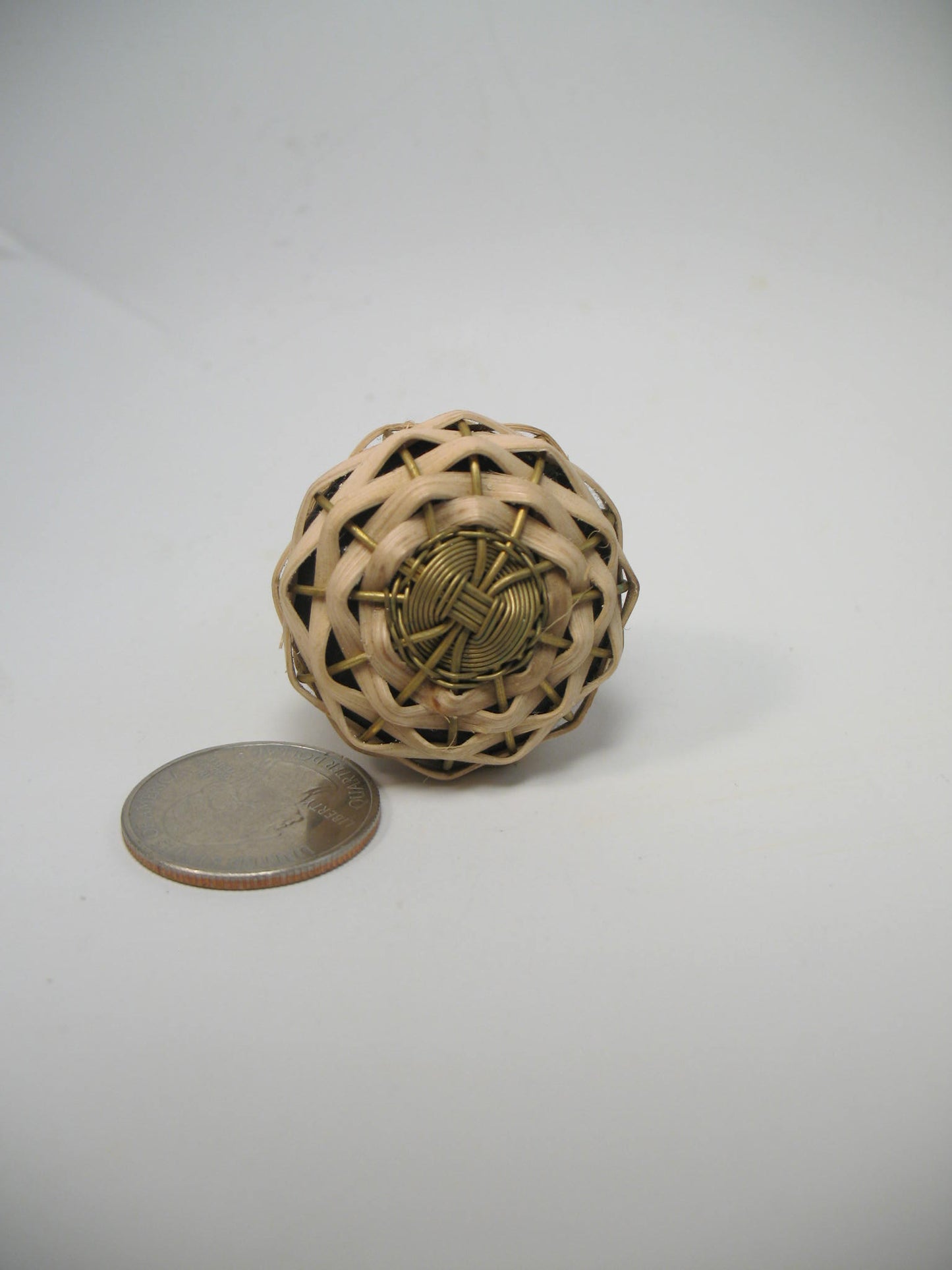 Woven Wicker and Brass Lamp Finial Knob